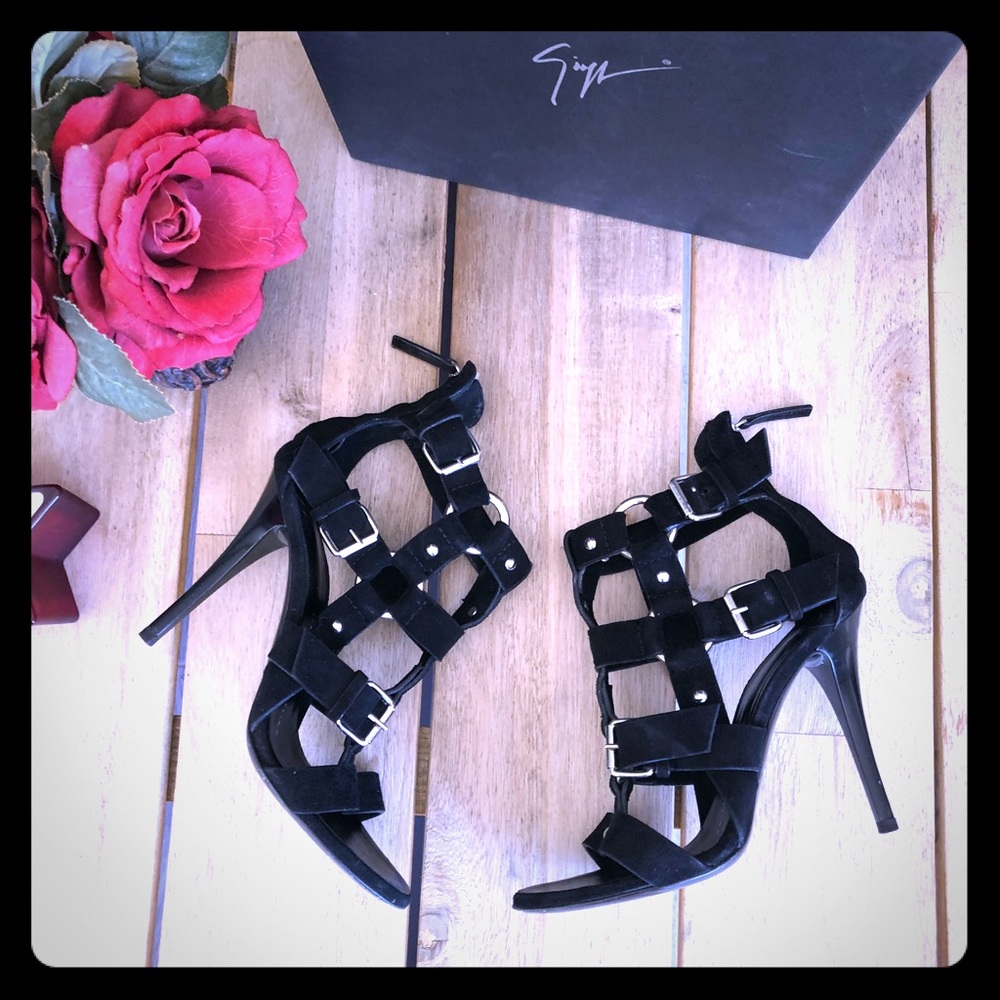⭐️DISCOUNTED! Guiseppe Zanotti Black. Size 7